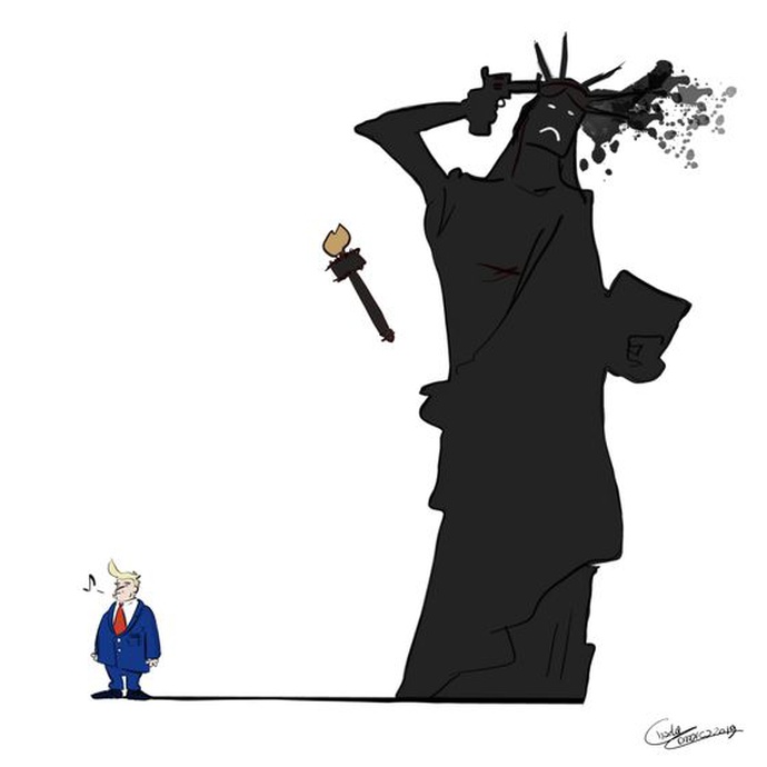 By: چارلی کومیکس